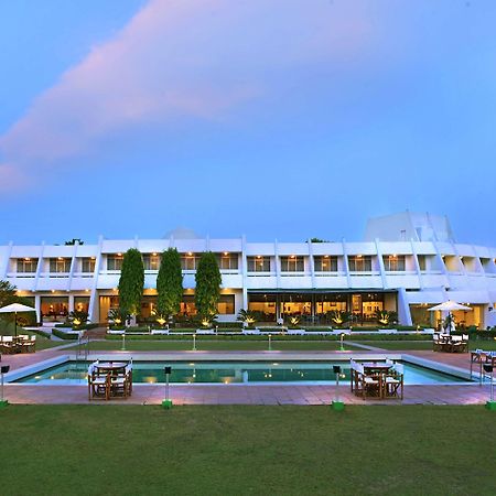 Radisson Jass Hotel, Khajuraho Exterior photo
