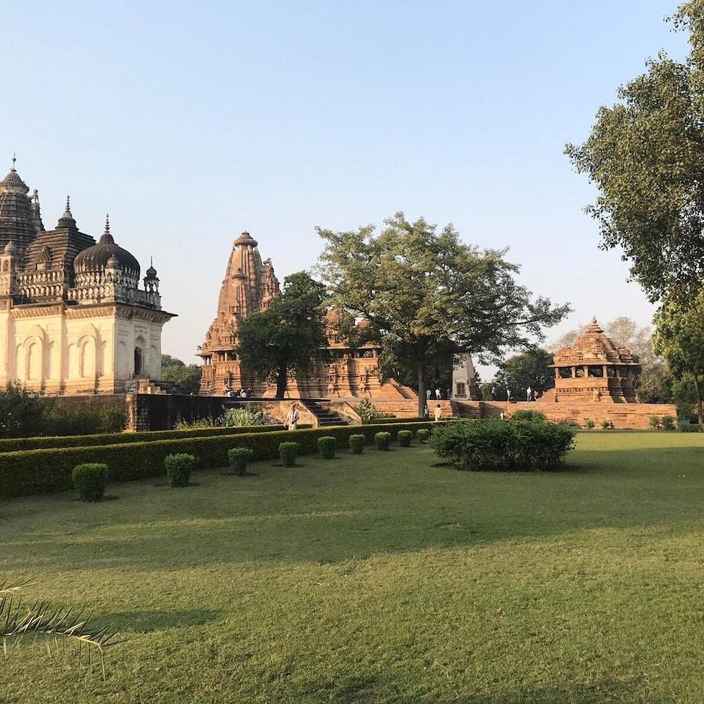Radisson Jass Hotel, Khajuraho Exterior photo