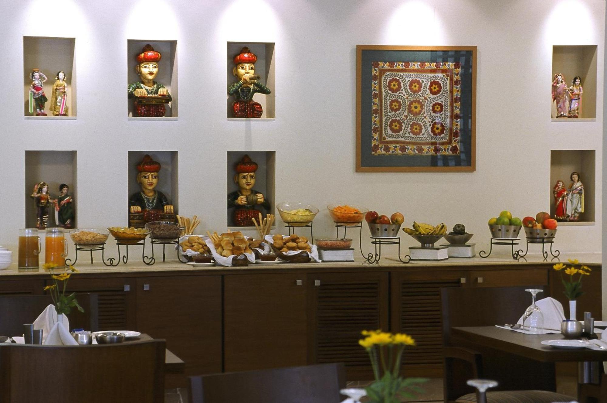 Radisson Jass Hotel, Khajuraho Exterior photo